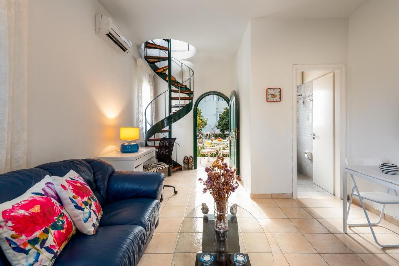 The Tower With The Orange Tree Garden Villa Ialysos  Bagian luar foto