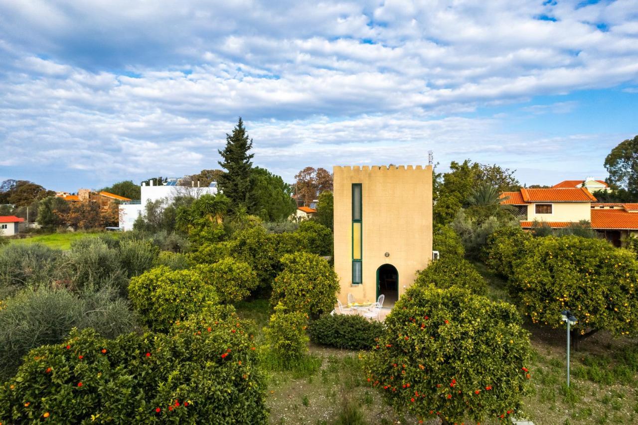The Tower With The Orange Tree Garden Villa Ialysos  Bagian luar foto